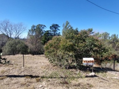 Terreno con hermoso entorno 
